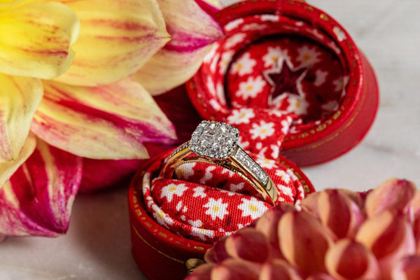 Multi-stone diamond and yellow gold ring