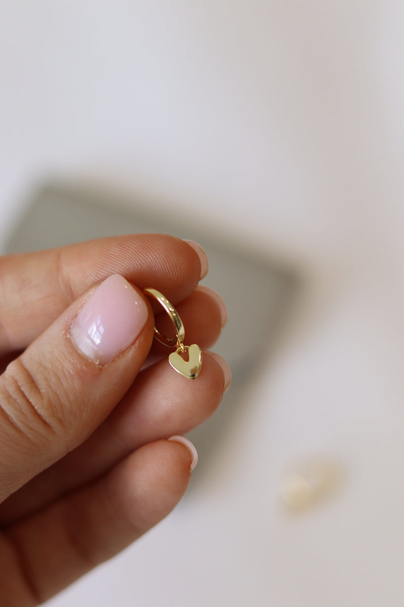 Mia gold earrings deals
